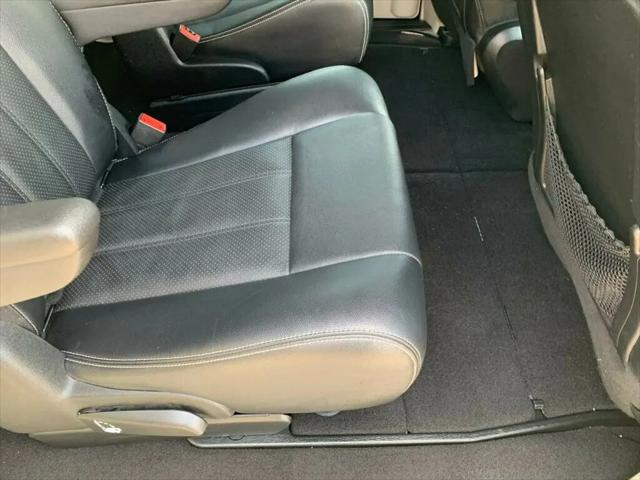 2015 Chrysler Town & Country Touring-L