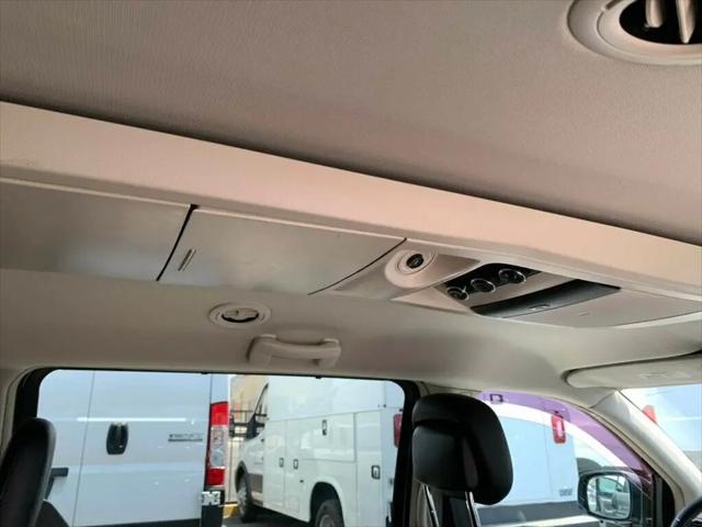 2015 Chrysler Town & Country Touring-L