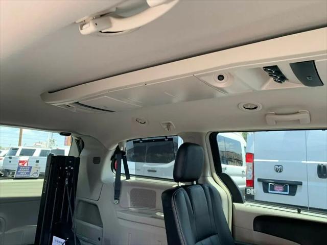 2015 Chrysler Town & Country Touring-L