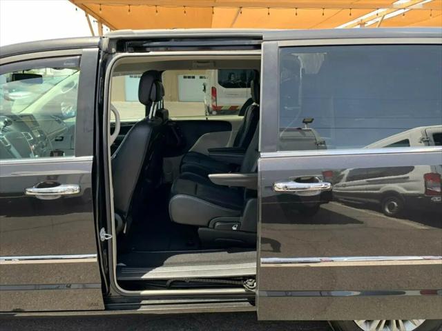 2015 Chrysler Town & Country Touring-L