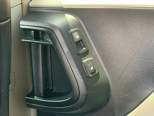 2015 Chrysler Town & Country Touring-L