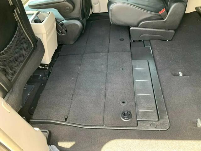2015 Chrysler Town & Country Touring-L