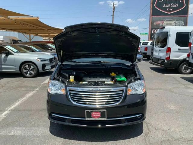 2015 Chrysler Town & Country Touring-L