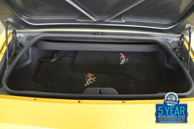 2004 Chevrolet Corvette Base