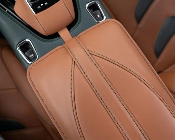 2023 Aston Martin DBS Volante