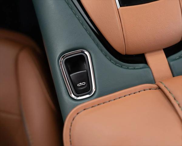 2023 Aston Martin DBS Volante