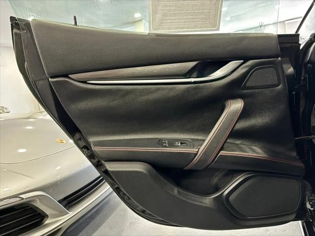 2017 Maserati Ghibli Standard