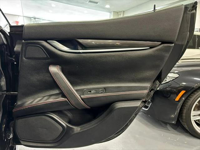 2017 Maserati Ghibli Standard