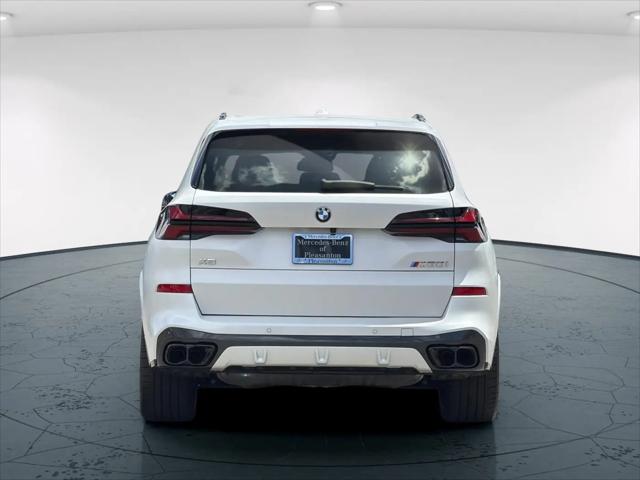 2025 BMW X5 M60i