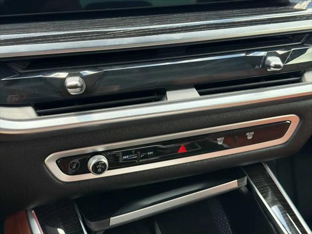 2025 BMW X5 M60i