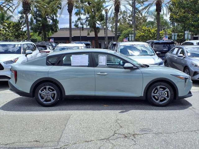 2025 Kia K4 LXS