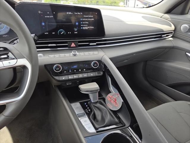 2025 Hyundai Elantra SEL Convenience