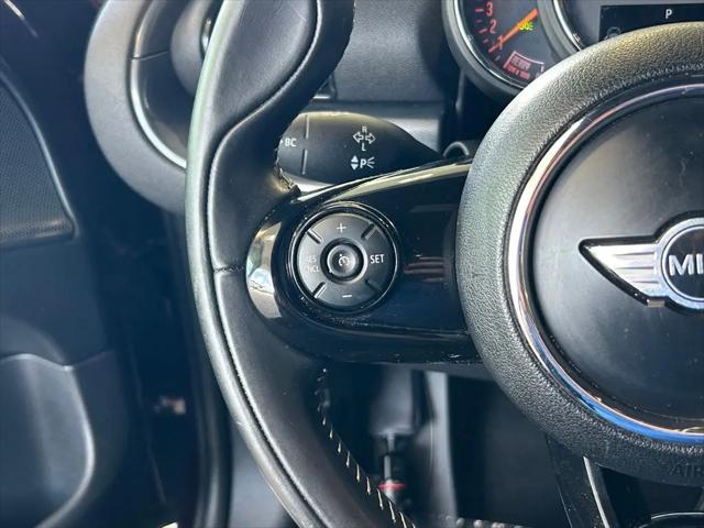 2017 MINI Cooper Clubman Cooper
