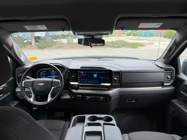 2025 Chevrolet Silverado 1500 4WD Crew Cab Standard Bed LT