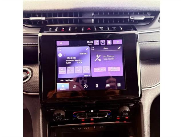 2023 Jeep Grand Cherokee L Laredo 4x2