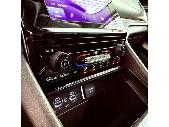 2023 Jeep Grand Cherokee L Laredo 4x2