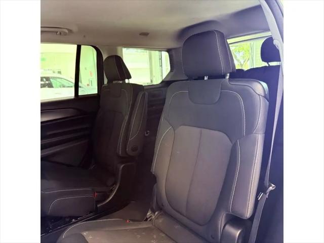 2023 Jeep Grand Cherokee L Laredo 4x2