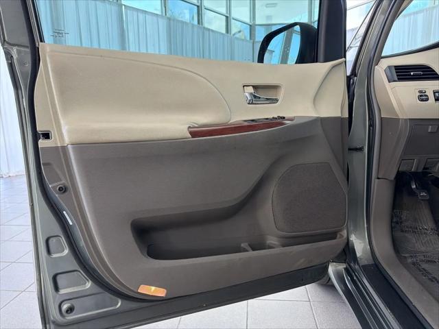 2011 Toyota Sienna XLE V6