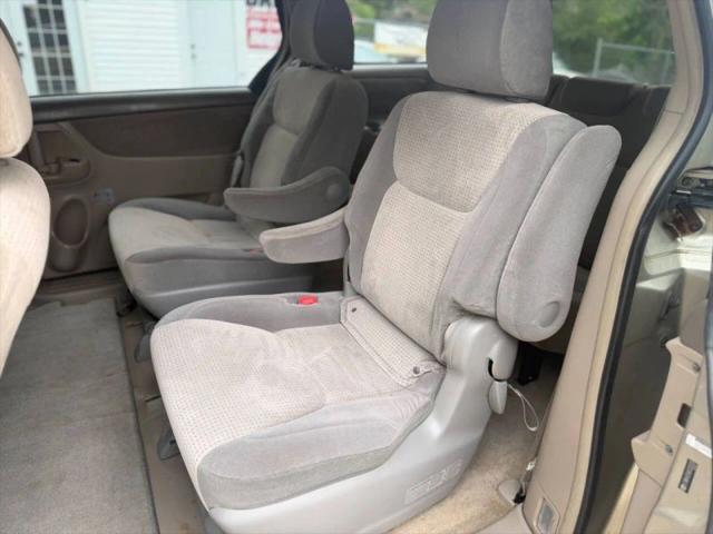 2010 Toyota Sienna LE