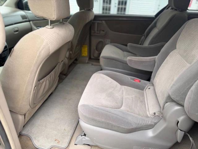 2010 Toyota Sienna LE