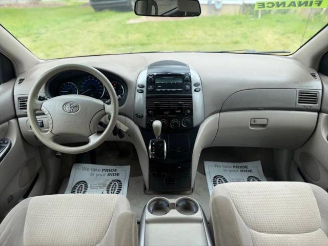 2010 Toyota Sienna LE