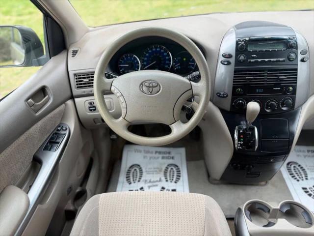 2010 Toyota Sienna LE