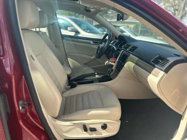 2017 Volkswagen Passat V6 SEL Premium