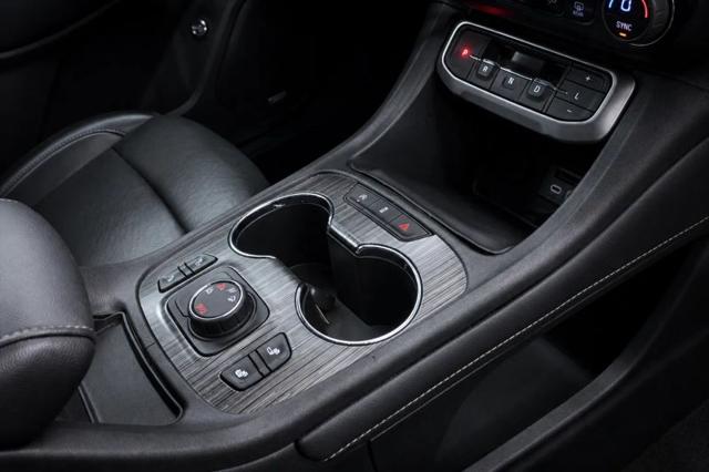2023 GMC Acadia AWD SLT