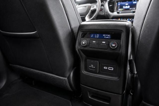 2023 GMC Acadia AWD SLT