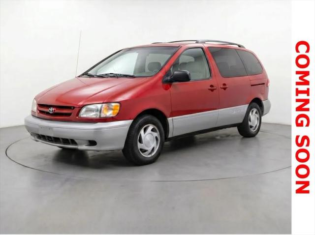 1999 Toyota Sienna XLE for sale in Enfield, CT