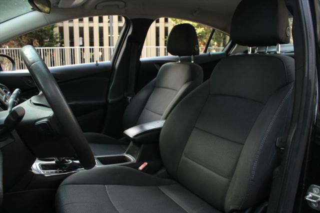 2017 Chevrolet Cruze LT Auto