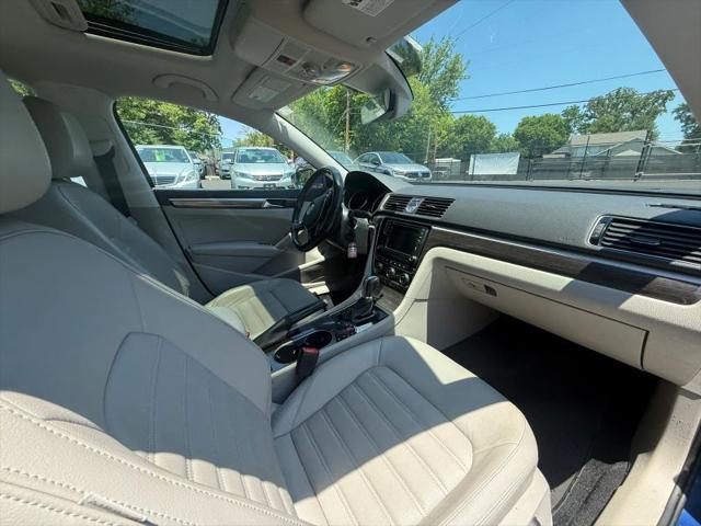 2017 Volkswagen Passat 1.8T SEL Premium