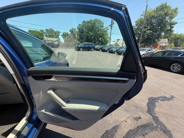 2017 Volkswagen Passat 1.8T SEL Premium