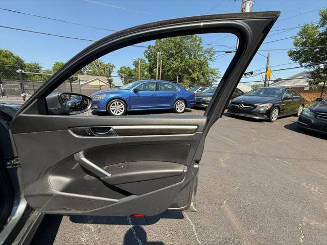 2017 Volkswagen Passat 1.8T SE