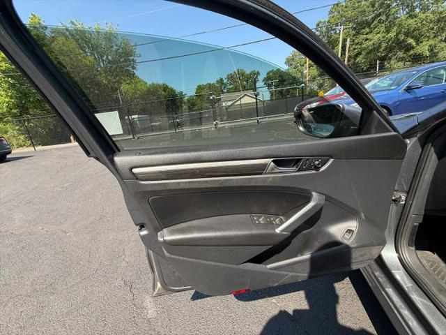 2017 Volkswagen Passat 1.8T SE