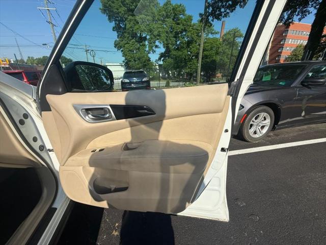 2013 Nissan Pathfinder SV