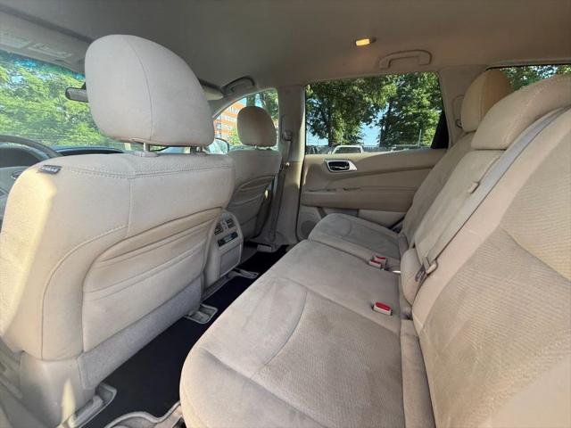 2013 Nissan Pathfinder SV