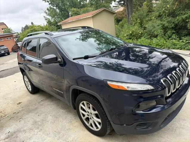 2016 Jeep Cherokee Sport