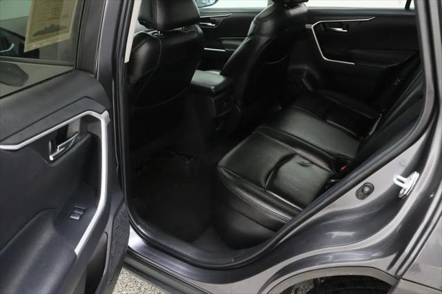 2022 Toyota RAV4 Hybrid XLE