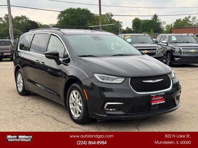 2022 Chrysler Pacifica Touring L for sale in Mundelein, IL