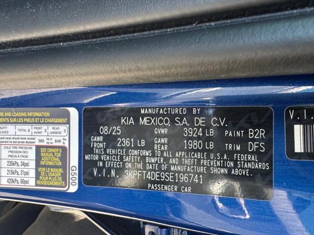 2025 Kia K4 LXS