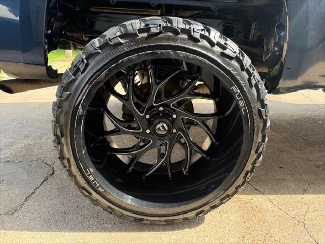 2020 Chevrolet Silverado 1500 2WD Crew Cab Short Bed Custom