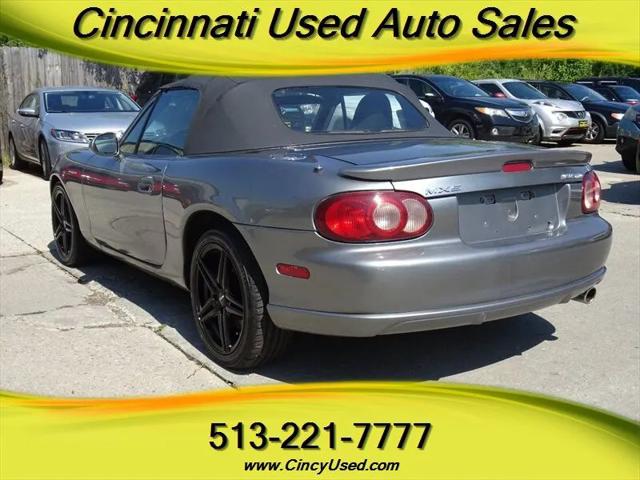 2004 Mazda MX-5 Cloth
