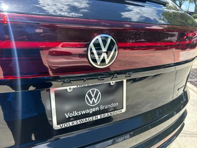 2026 Volkswagen Atlas Cross Sport SEL R-Line Black