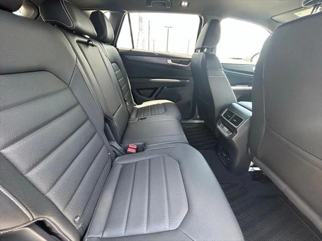 2026 Volkswagen Atlas Cross Sport SEL R-Line Black
