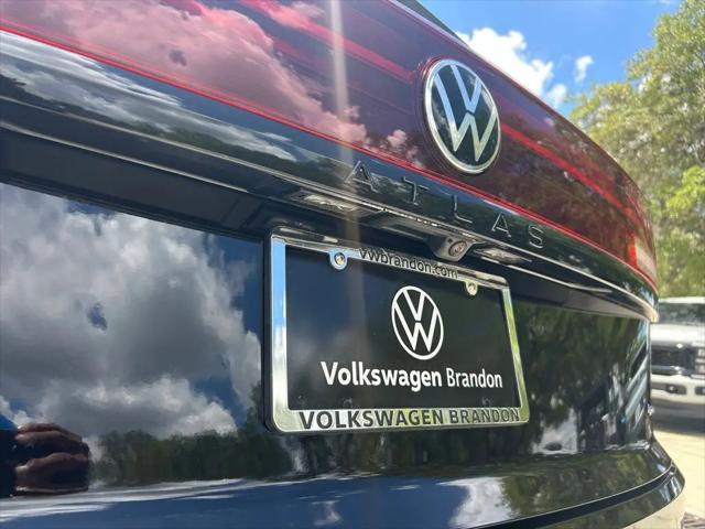 2026 Volkswagen Atlas Cross Sport SEL R-Line Black