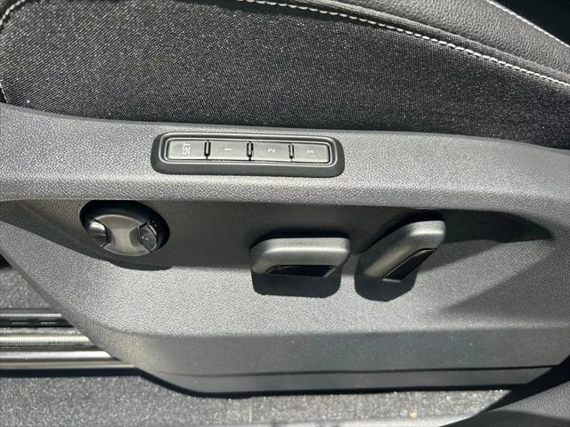 2026 Volkswagen Atlas Cross Sport SEL R-Line Black