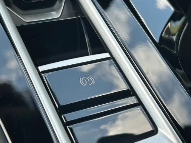 2026 Volkswagen Atlas Cross Sport SEL R-Line Black