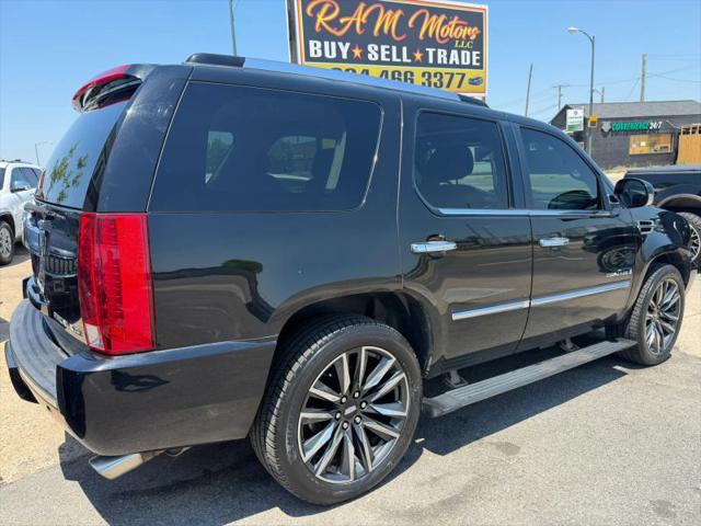2009 Cadillac Escalade Standard