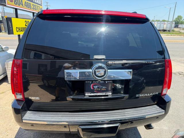 2009 Cadillac Escalade Standard